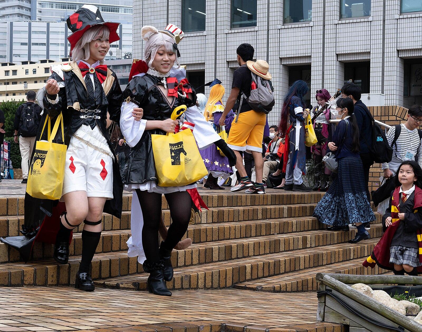 Ikebukuro cosplay convention crashing 54315632138