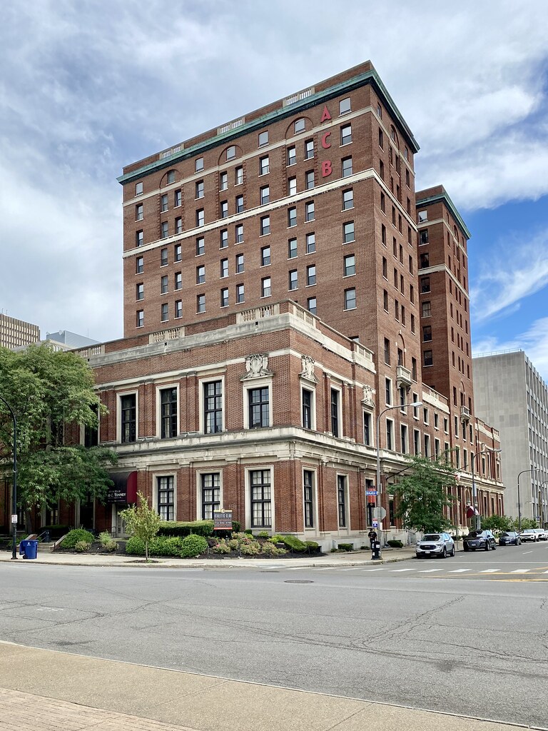 Austin Retail Market Shifts as Global Disruptions Reshape Consumer Behavior
